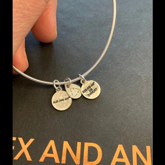 SOLD 🦋🦋 - Picture 5 of 9